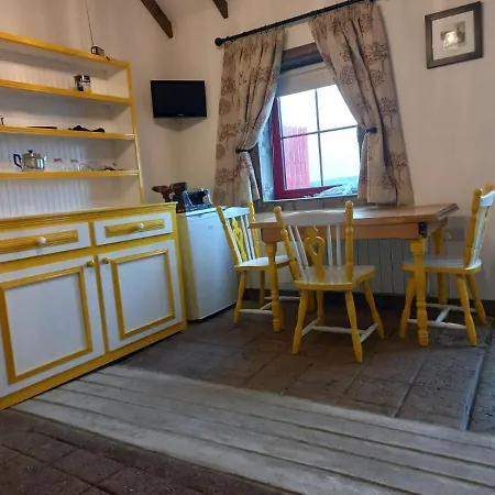 Κάμπινγκ Geraghtys Farmyard Pods Belmullet