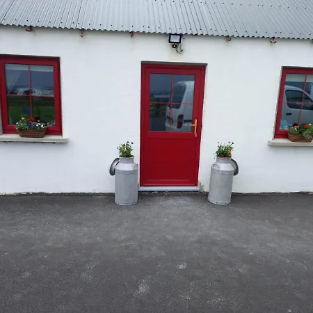 Geraghtys Farmyard Pods * Belmullet