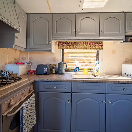 Camping Geraghtys Farmyard Pods Belmullet