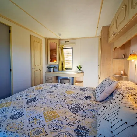 Camping Geraghtys Farmyard Pods Belmullet