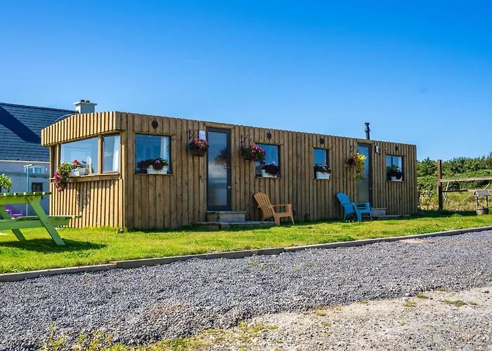 Кемпинг Geraghtys Farmyard Pods Белмаллет