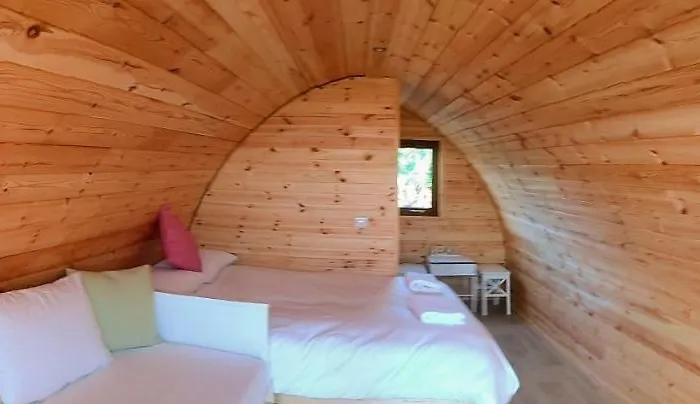 Кемпинг Geraghtys Farmyard Pods