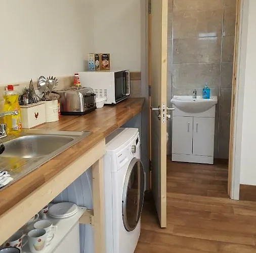 Кемпинг Geraghtys Farmyard Pods Белмаллет